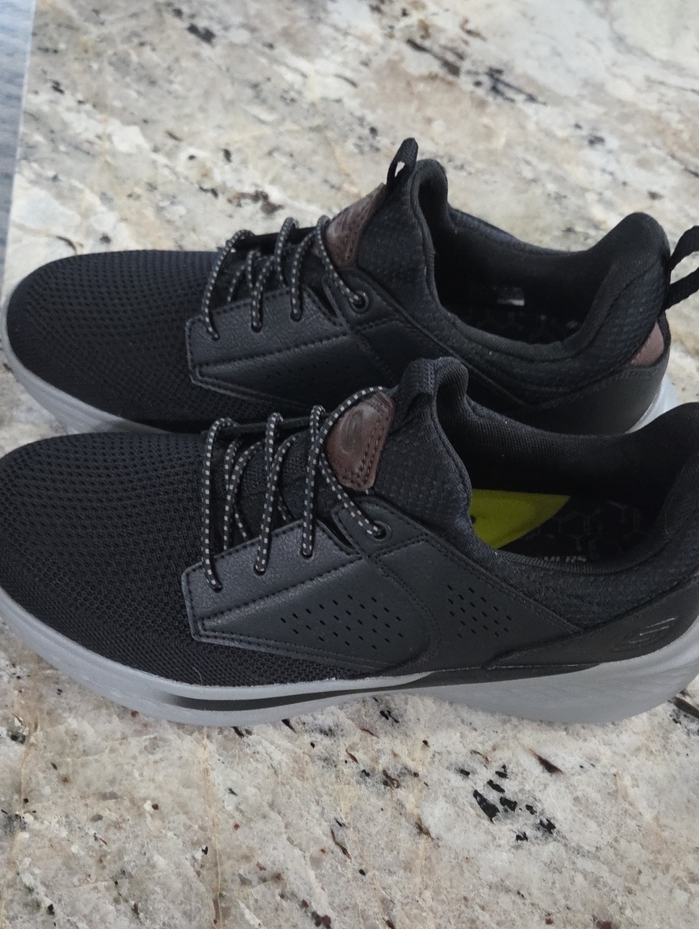 Mens Black SKECHERS Sneajers Size 9